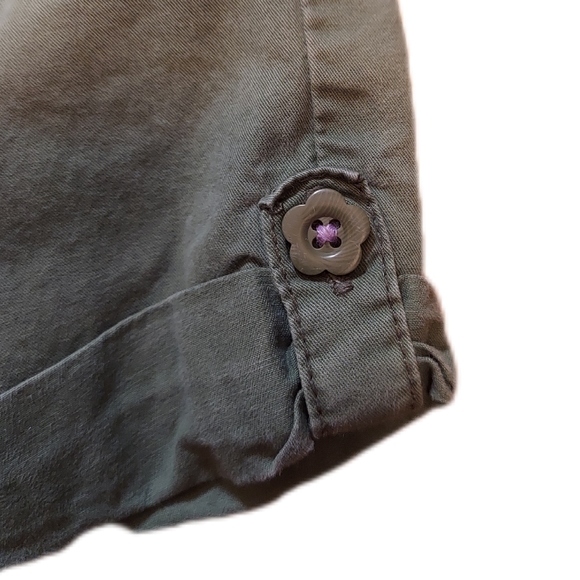 5T Oshkosh Sage Green Capri Pant Flower Button Detail Ruffle Front Pockets - Picture 3 of 5